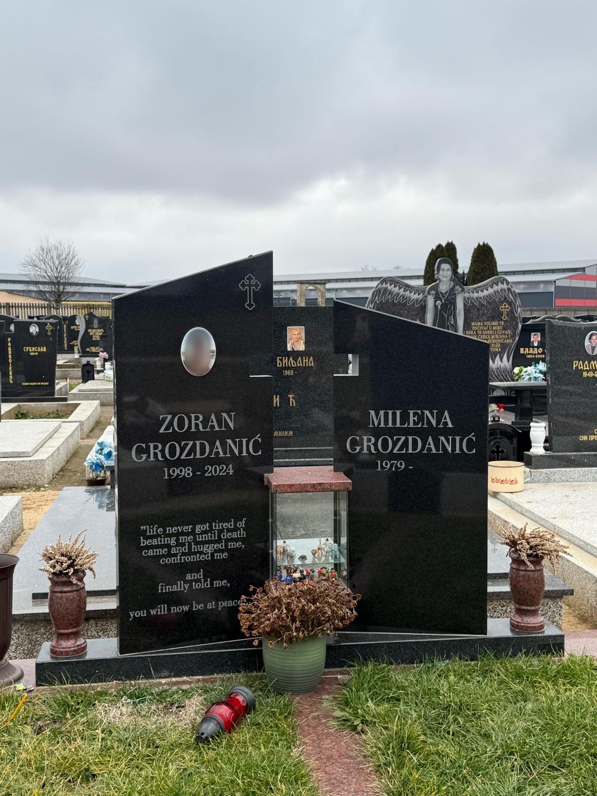 Spomenici za dvoje 16